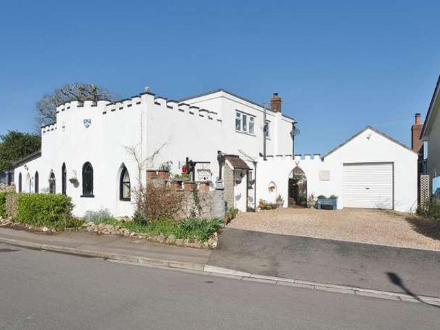 5 Bedroom Semi Detached House