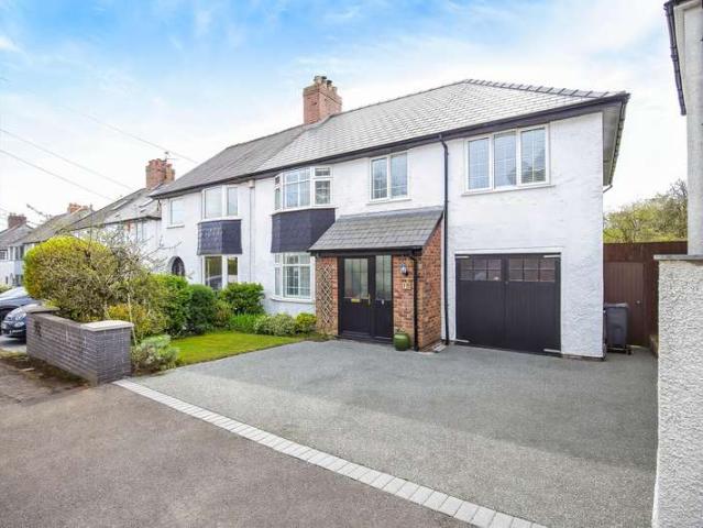 5 Bedroom Semi Detached House