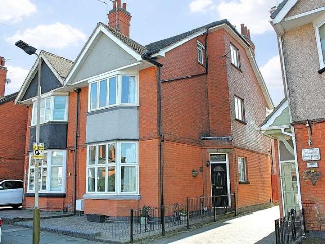 5 Bedroom Semi Detached House