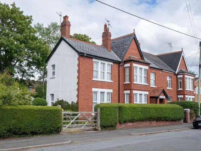 5 Bedroom Semi Detached House