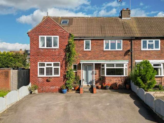 5 Bedroom Semi Detached House