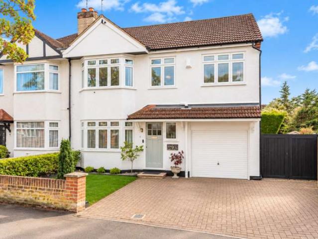 5 Bedroom Semi Detached House