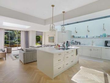 5 Bedroom Semi Detached House