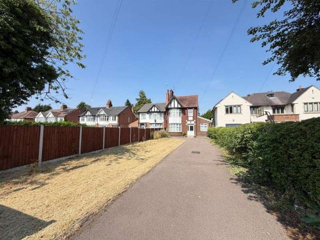 5 Bedroom Semi Detached House