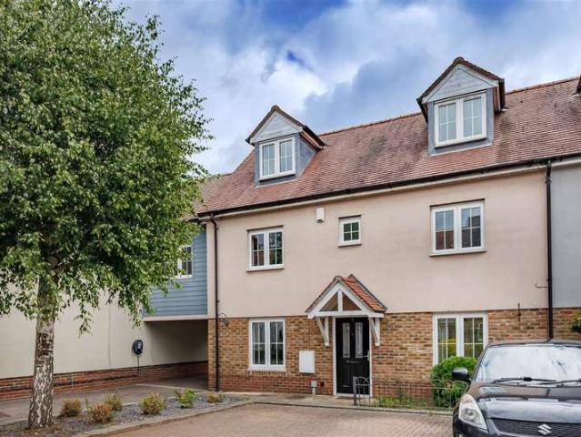 5 Bedroom Semi Detached House