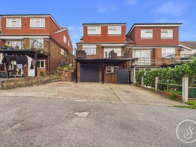 5 Bedroom Semi Detached House