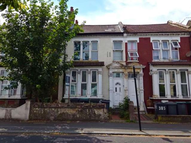 5 Bedroom Semi Detached House