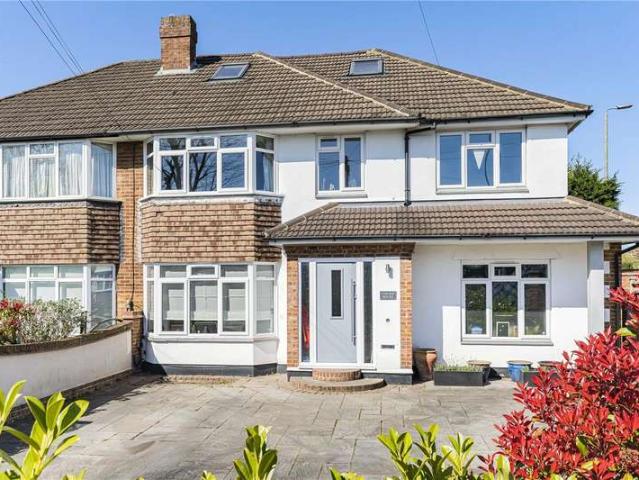 5 Bedroom Semi Detached House