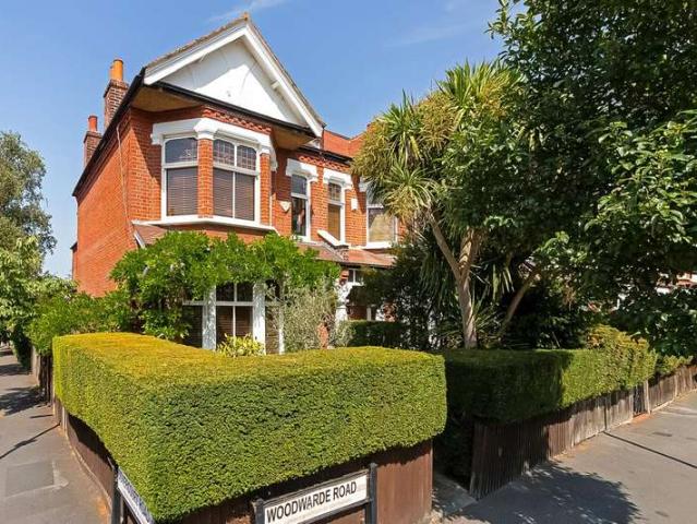 5 Bedroom Semi Detached House