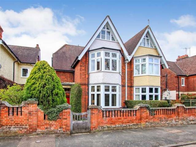 5 Bedroom Semi Detached House
