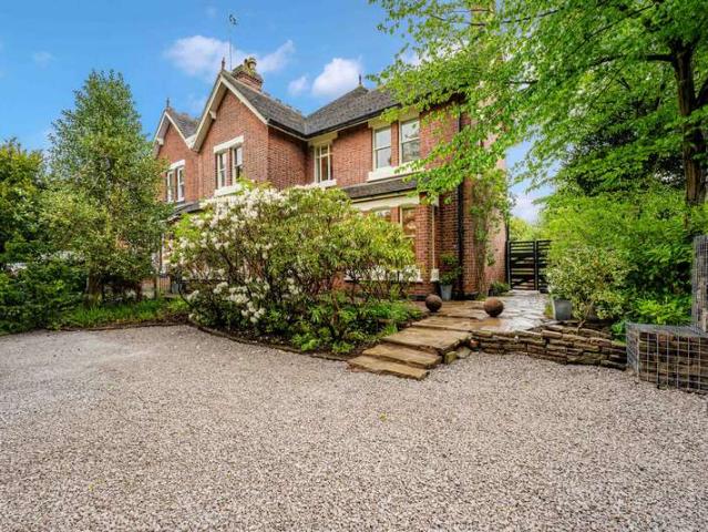 5 Bedroom Semi Detached House