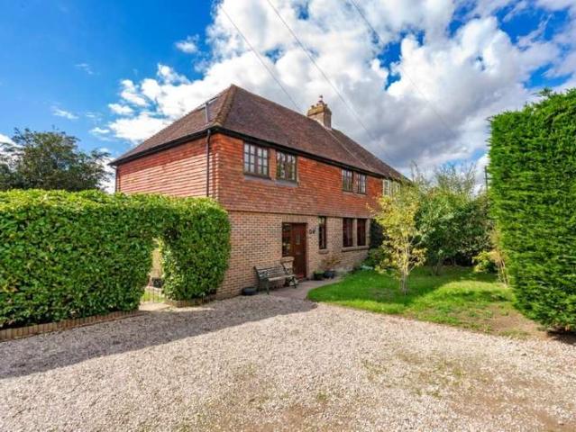 5 Bedroom Semi Detached House