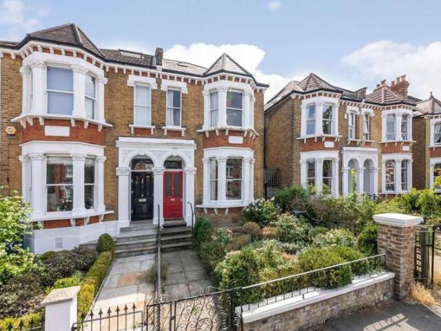 5 Bedroom Semi Detached House