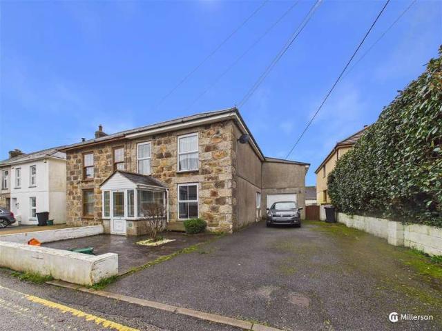 5 Bedroom Semi Detached House