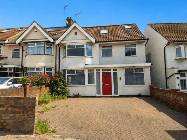 5 Bedroom Semi Detached House