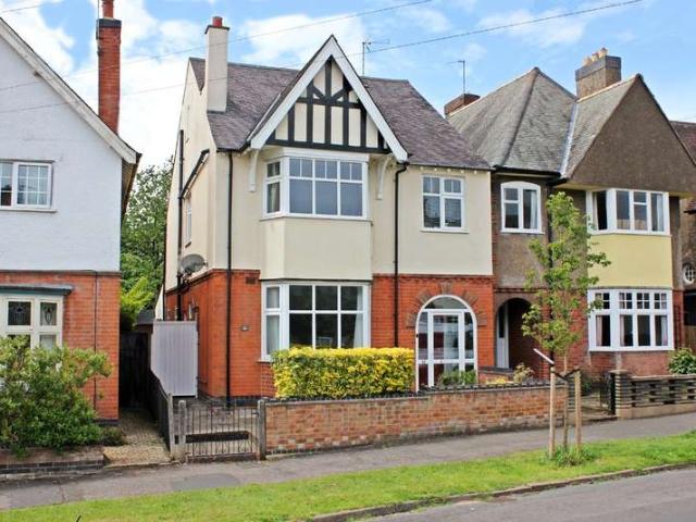 5 Bedroom Semi Detached House