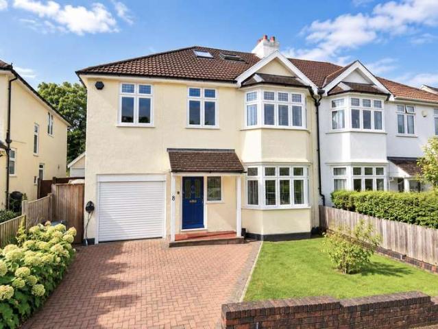 5 Bedroom Semi Detached House