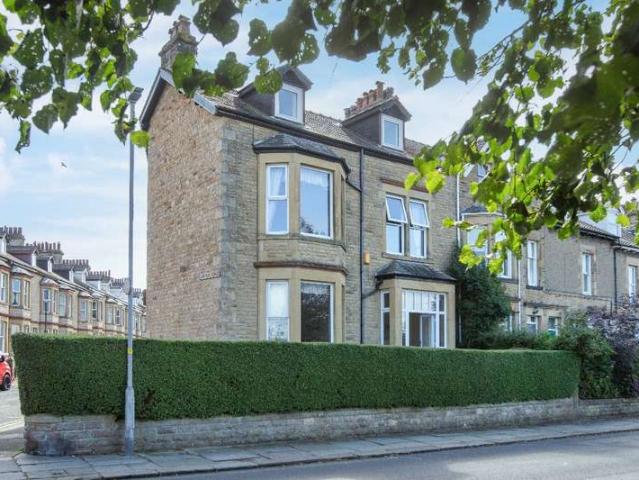 5 Bedroom Semi Detached House