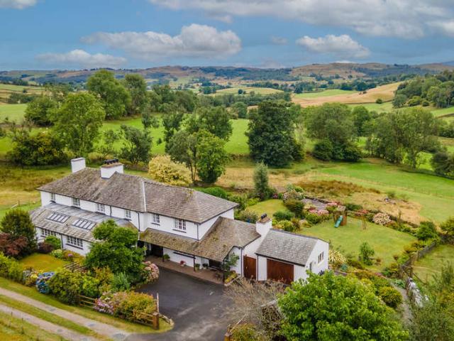 5 Bedroom Semi Detached House