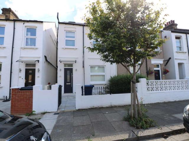 5 Bedroom Semi Detached House