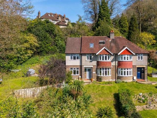 5 Bedroom Semi Detached House