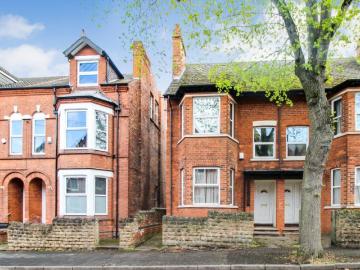 5 bedroom Semi detached house To Let