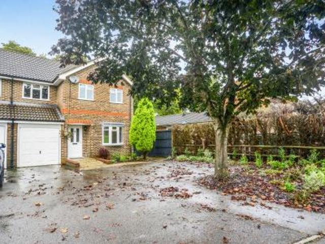 5 bedroom Semi detached house To Let