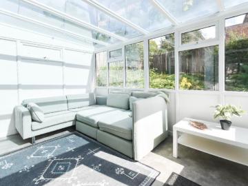 5 bedroom Semi detached house To Let