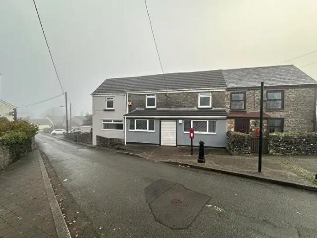 5 Bedroom Semi Detached House To Rent In Gelligaer, CF82