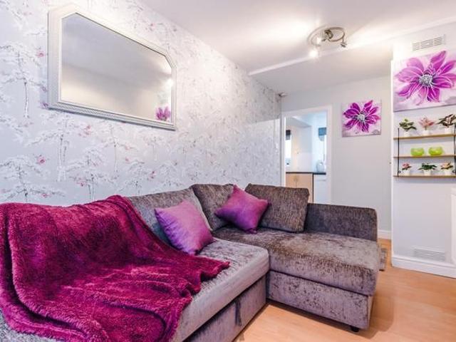 5 bedroom semi detached house to rent