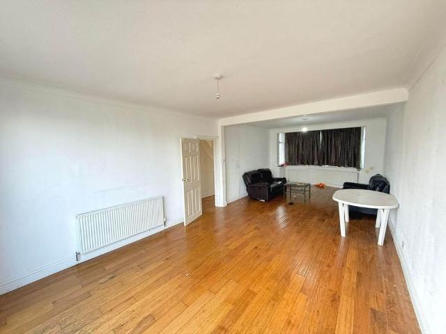 5 bedroom semi detached house to rent
