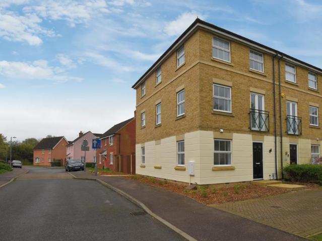 5 bedroom semi detached house to rent