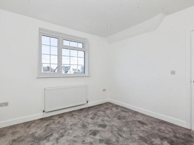 5 bedroom semi detached house to rent