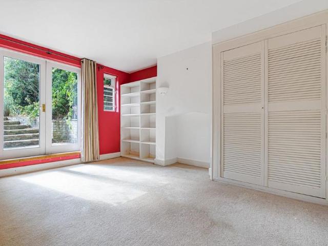 5 bedroom semi detached house to rent