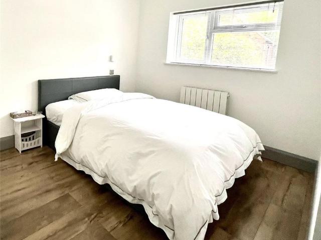 5 bedroom semi detached house to rent