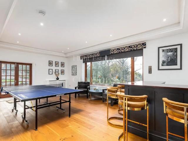 5 bedroom semi detached house to rent