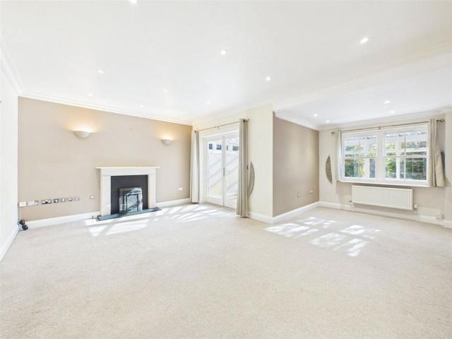 5 bedroom semi detached house to rent