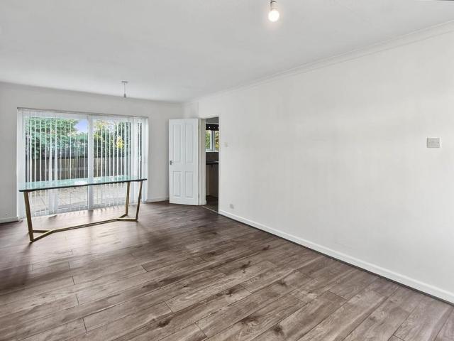 5 bedroom semi detached house to rent