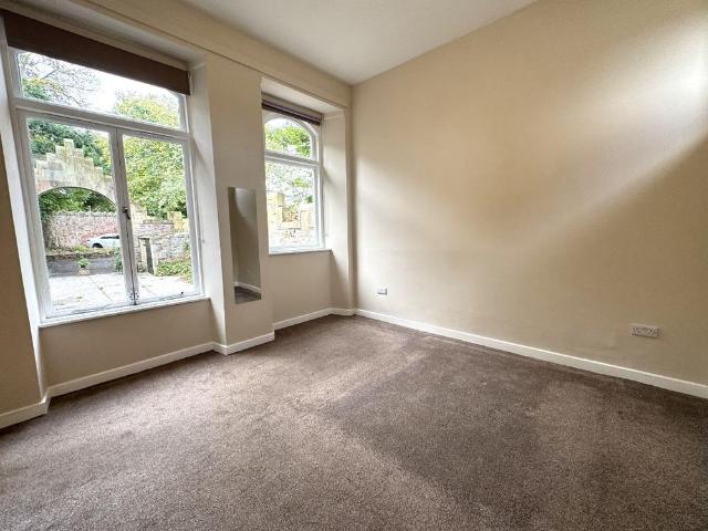 5 bedroom semi detached house to rent