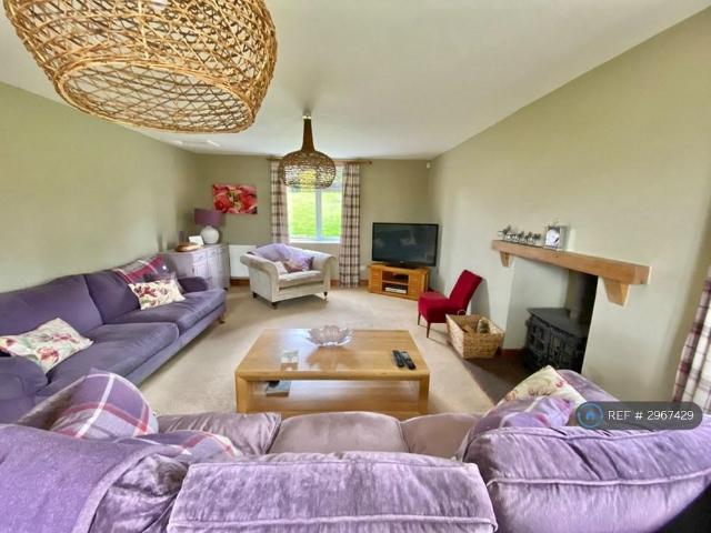 5 bedroom semi detached house to rent