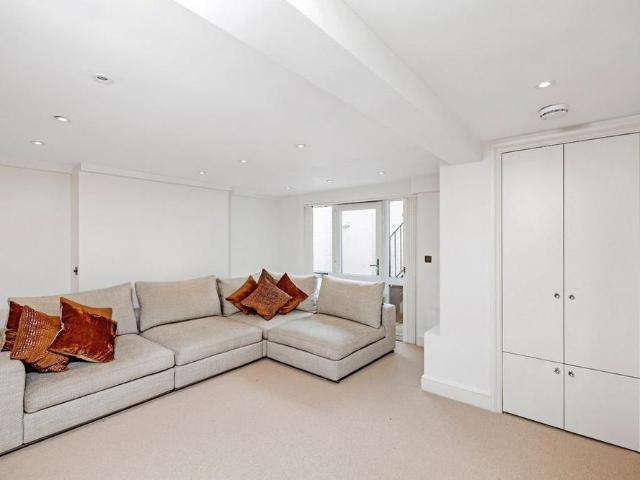 5 bedroom semi detached house to rent