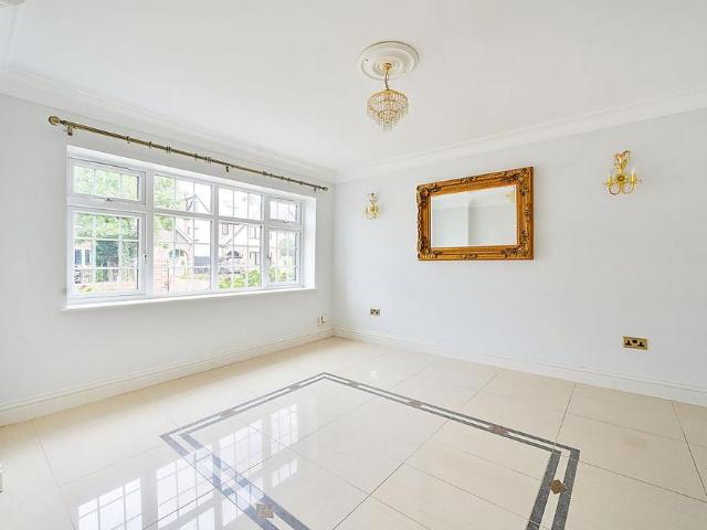 5 bedroom semi detached house to rent
