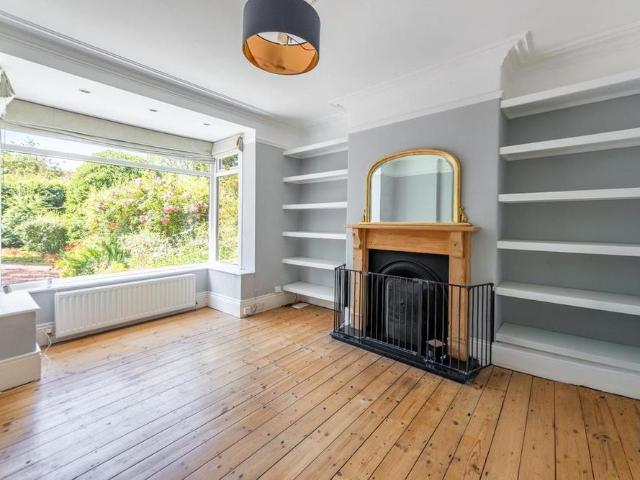 5 bedroom semi detached house to rent