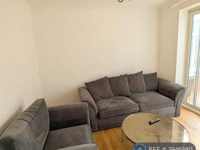 5 bedroom semi detached house to rent