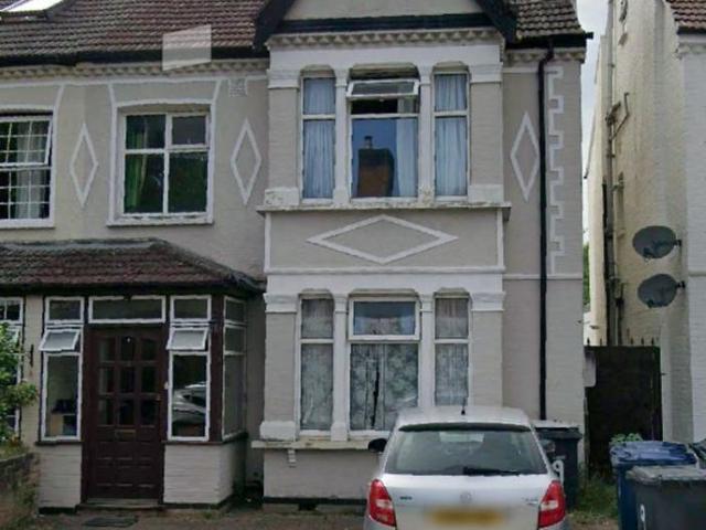 5 bedroom semi detached house to rent