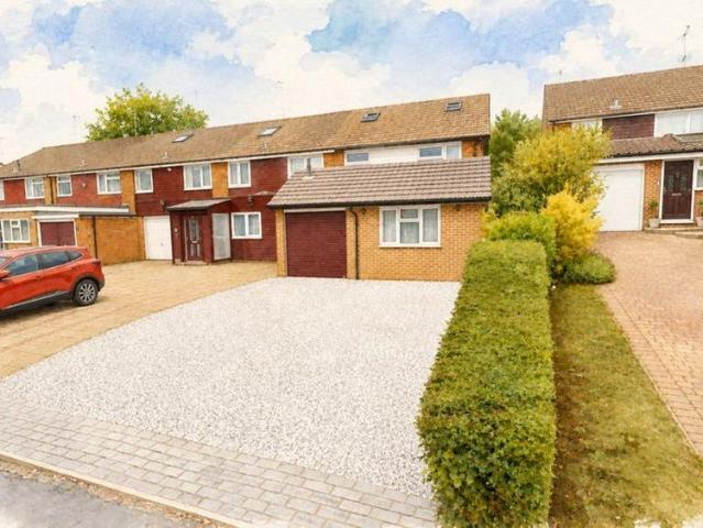 5 bedroom semi detached house to rent