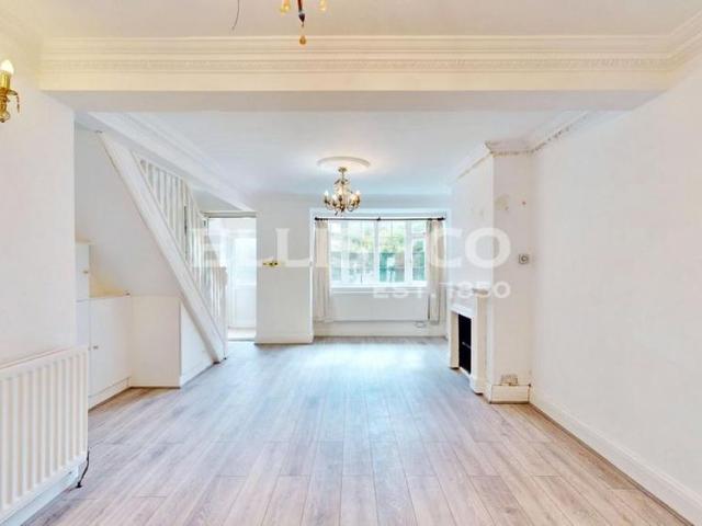 5 bedroom semi detached house to rent