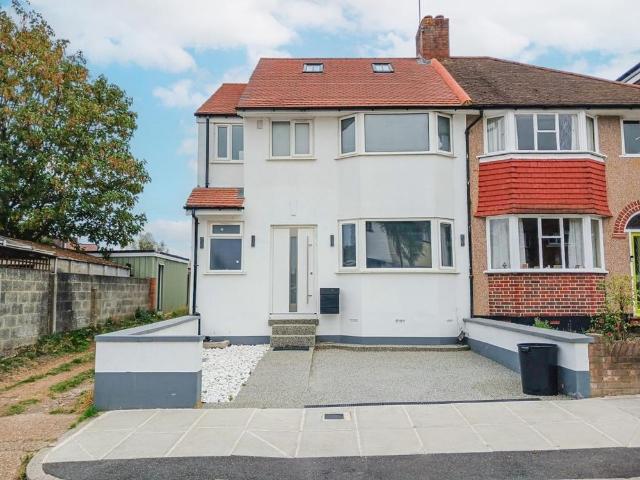 5 bedroom semi detached house to rent