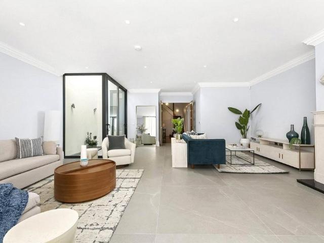 5 bedroom semi detached house to rent