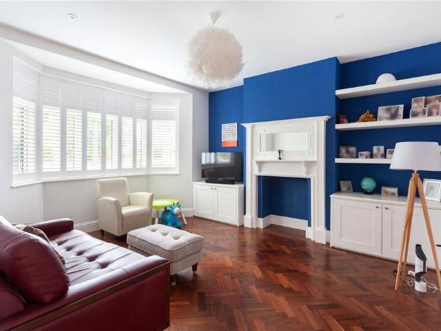 5 bedroom semi detached house to rent